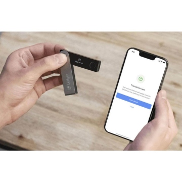 Ledger Nano X & Bluetooth - Security Model of a Wireless Hardware Wallet